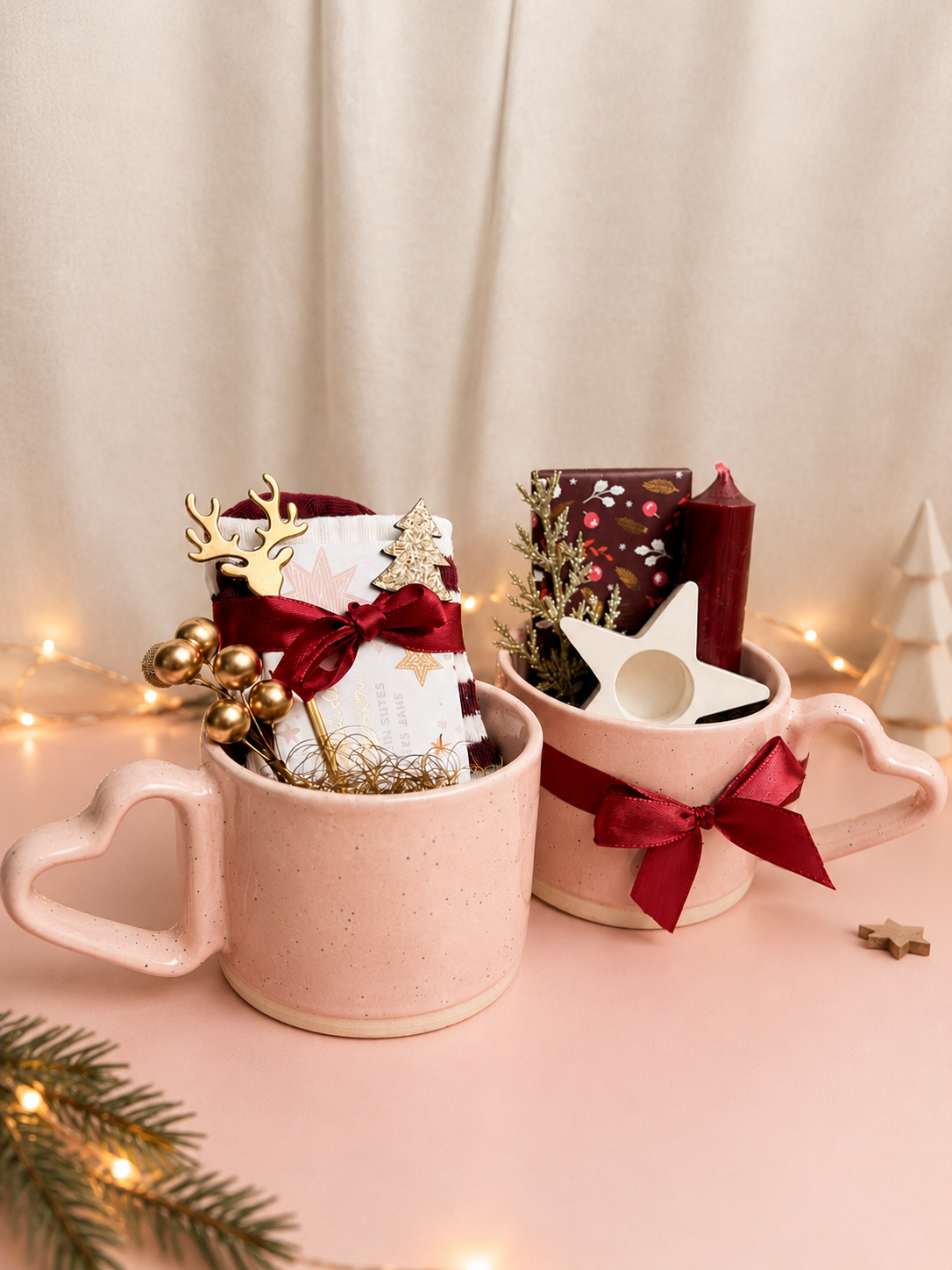 Weihnachtliches Geschenkset mit Tasse, Schokolade und wahlweise Kuschelsocken mit goldenem Löffel oder handgegossenem Stern Kerzenhalter mit roter Stabkerze