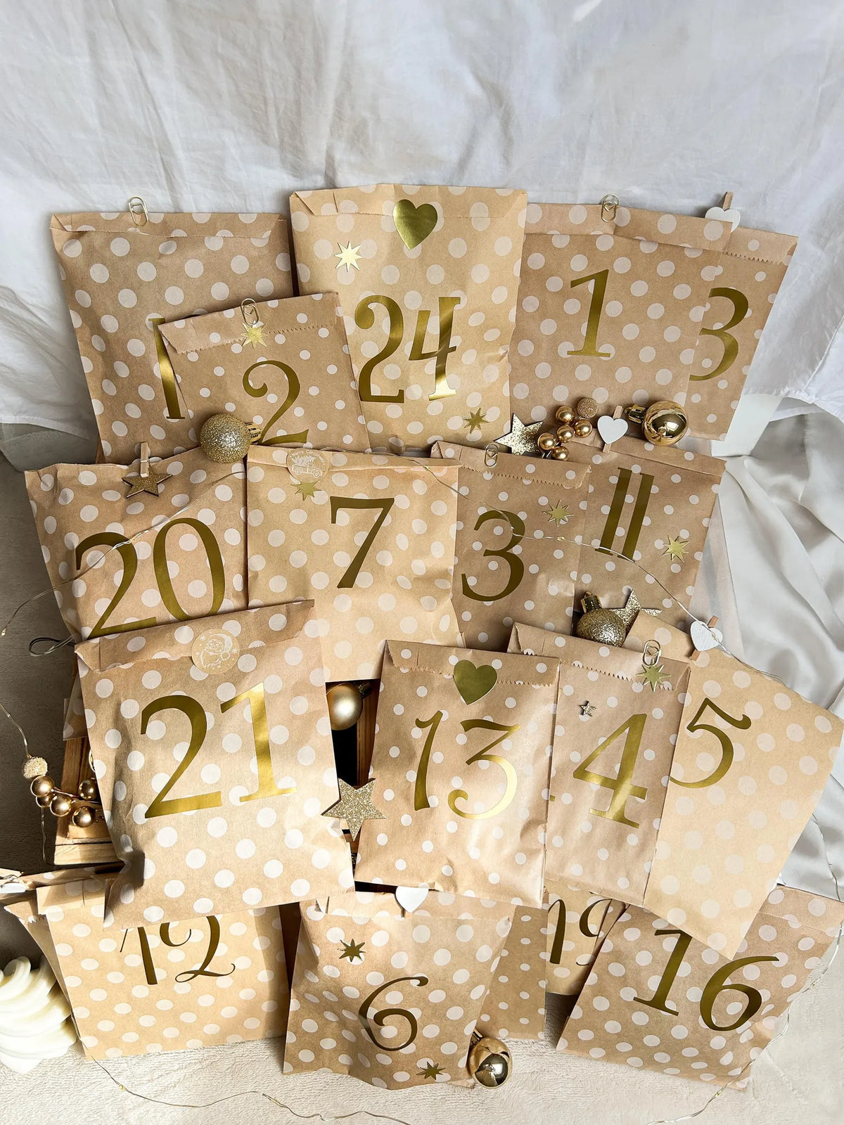 Handgemachter Adventskalender für Frauen mit Schmuck und Überraschungen, Accessoires Kalender Weihnachten