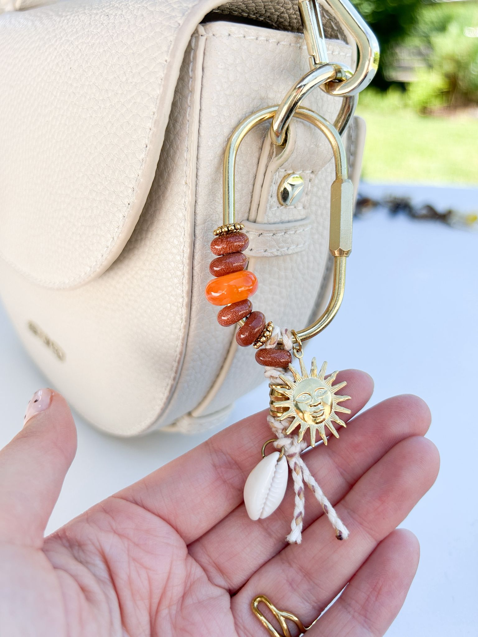 bag charm details an tasche