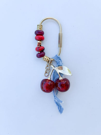 bag charm kirsche mit perlen