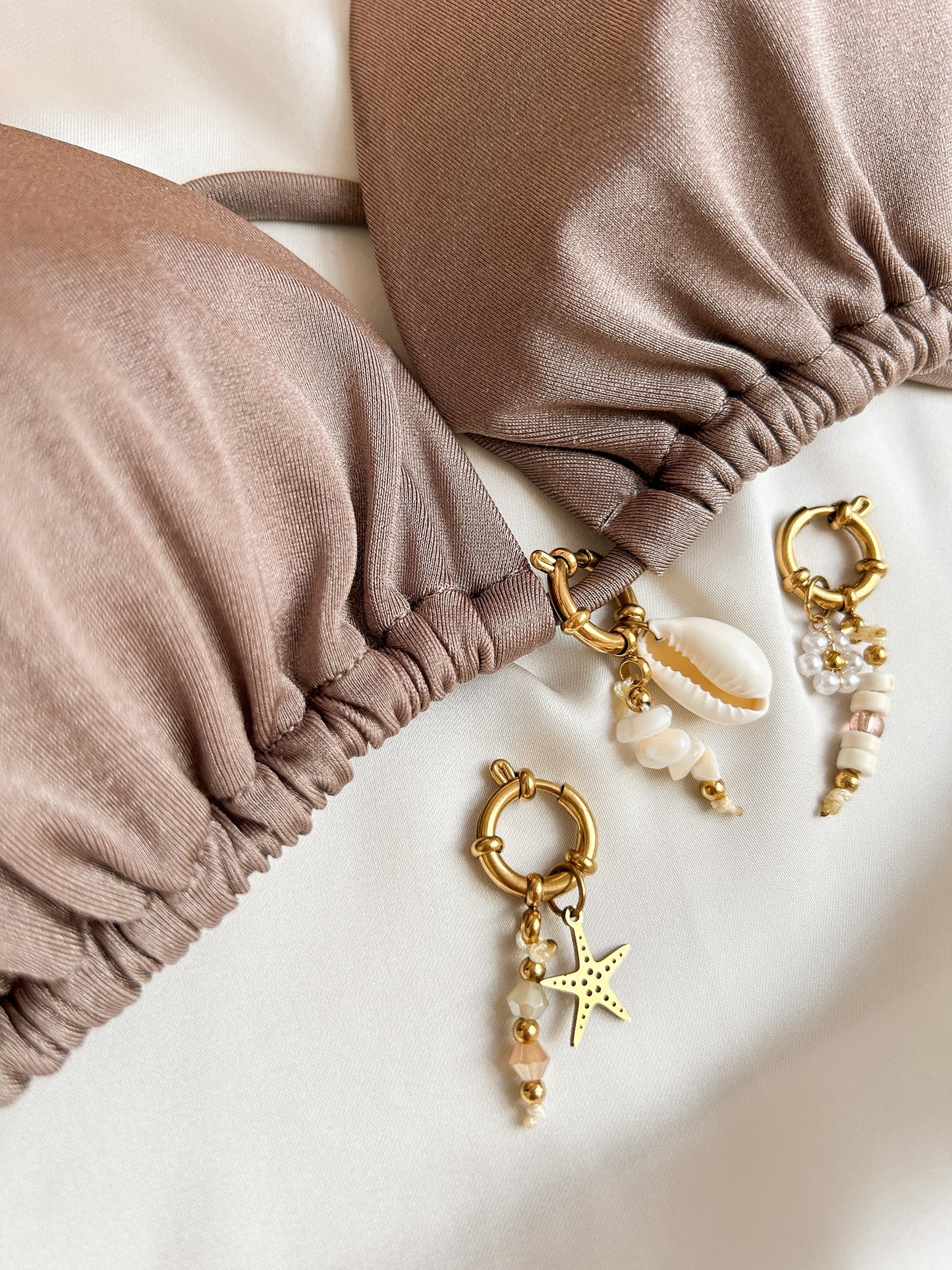 Bikini Charm mit Muschel und Perlen für Triangel Bikini