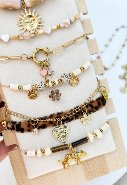 Detailansicht handgemachter Schmuck aus Mystery Tüte