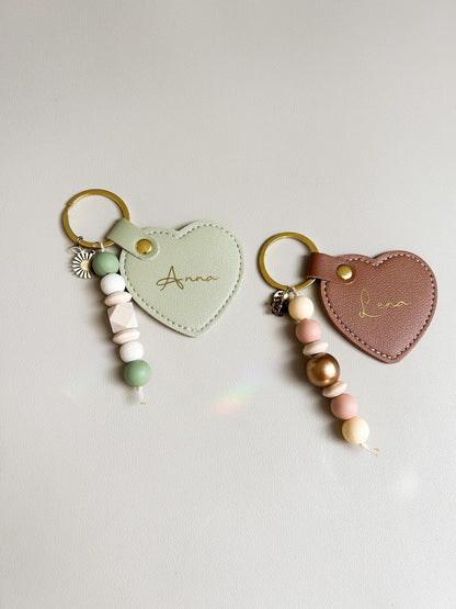 Personalisierter Schlüsselanhänger mit Name & Perlen – Geschenk für Frauen, Freundin & Mama