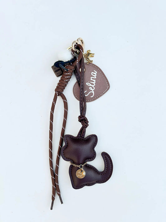 Personalisierter Katzen Bag Charm mit Namen minimalistischer Taschenanhänger