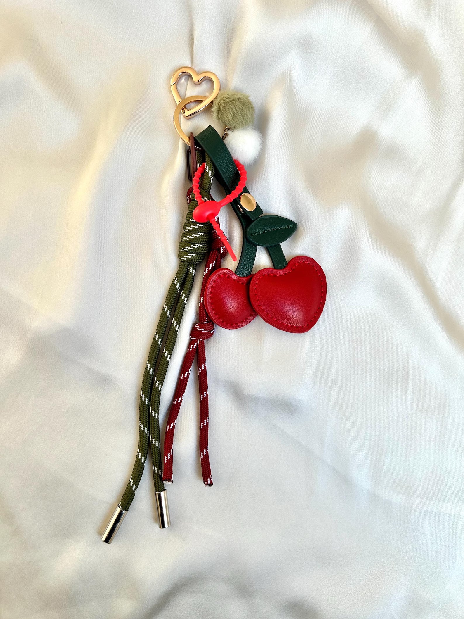 kirschen bag charm taschenanhaenger verspielt