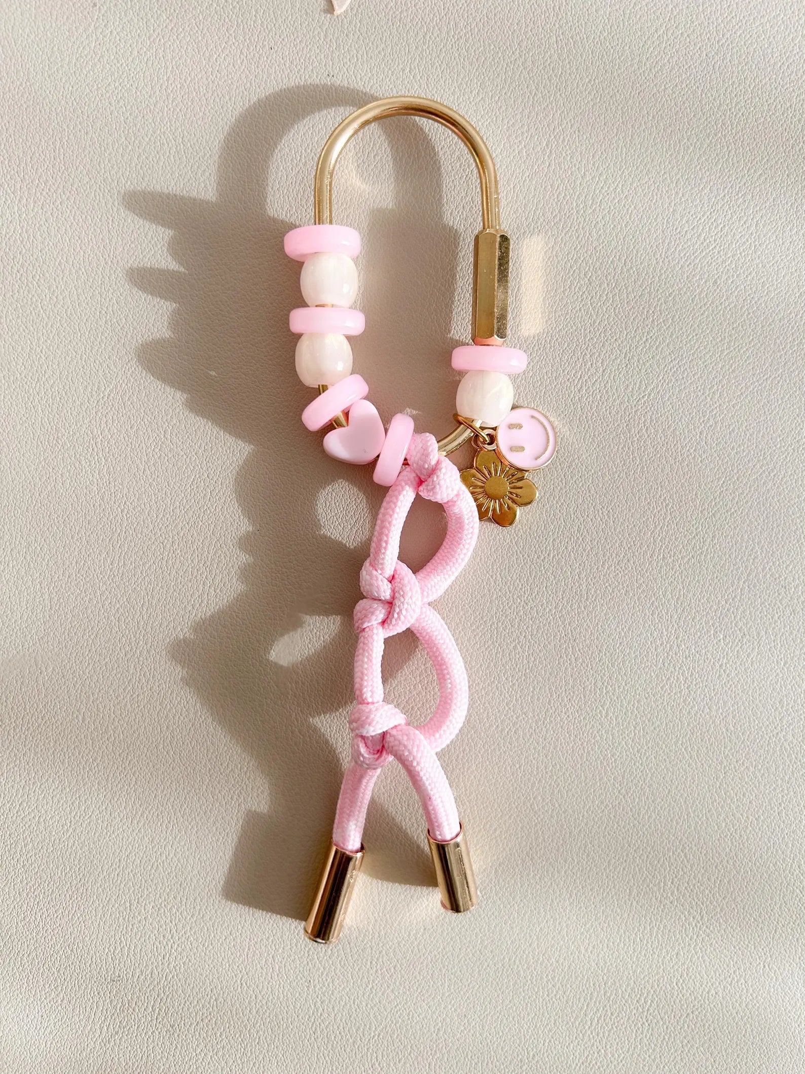 personalisierter perlen anhaenger geschenkidee