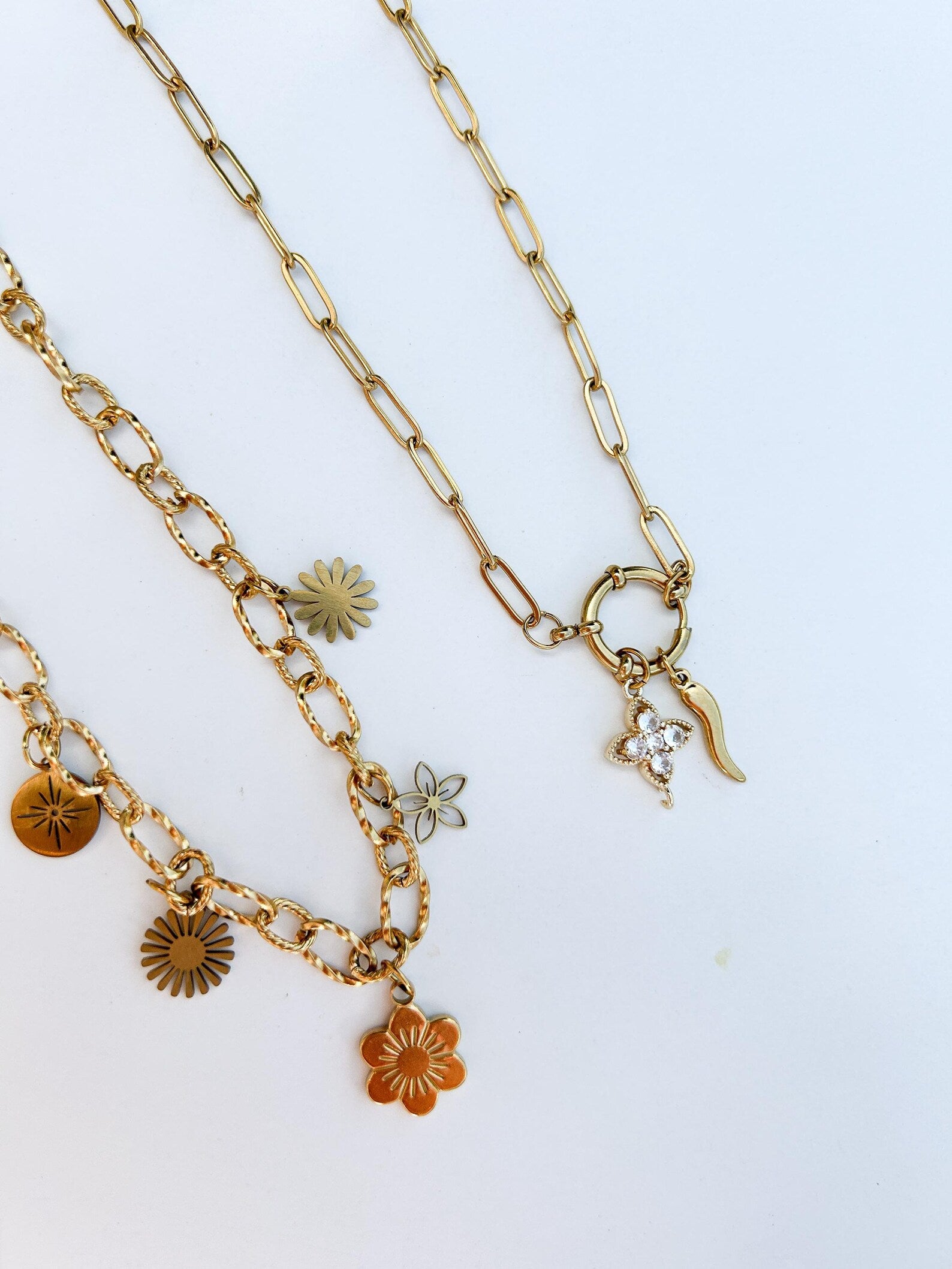 Detailansicht handgemachter Schmuck aus Mystery Tüte